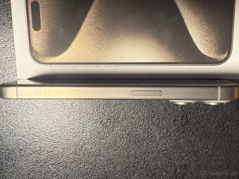 Apple 15 PRO - 4