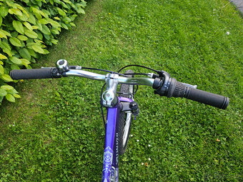 20" dětské dívčí horské hliníkové kolo SPECIALIZED, rám 10 - 4