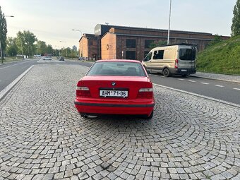 BMW E36 318is - 4