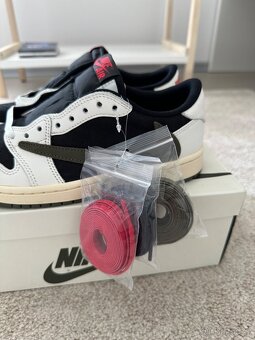 Jordan 1 Retro Low OG SP Travis Scott Olive (Women’s) - 4