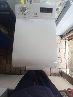 Prodám pračku plně funkční na 6kg prádla Electrolux A++ - 4