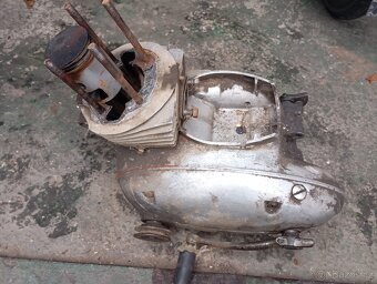 Část motoru Jawa 250/353 - 4