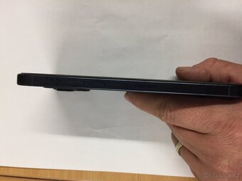 iPhone 15 Pro Max 256gb modrá - 4