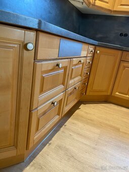 Masivní kuchyňská linka z Německa se spotřebiči - 4