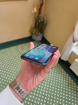 REZERVACE - Apple iPhone 11 64GB Black - baterie 97% - 4