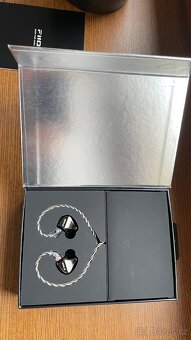 hi-res sluchátka FiiO JH5 černá - 4