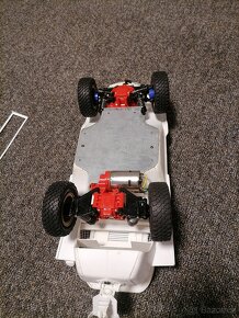 RC model obojživelného vozidla - 4