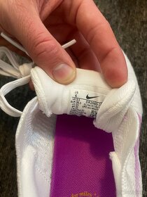 Běžecké boty   Nike ZoomX Invincible Run 3 / vel. 36.5 - 4