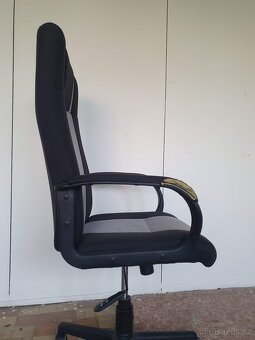 Černá kancelářská židle s polstrováním - 4