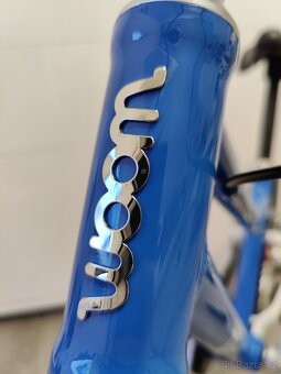 Woom 3 – skvělý stav + helma zdarma - 4