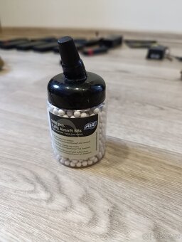M4 flex s upgradem + výbava - 4