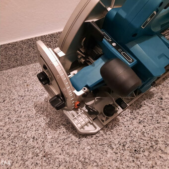 Nová Makita aku okružní pila DHS900ZU - 4