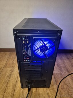 SUPER PC - RTX 5070, Ryzen 7800X3D, 32gb DDR5, 1TB M2 NVME - 4