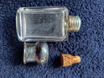 Flakonek ze skla a stříbra - 4