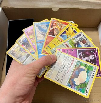 Pokémon Reverse Holo Bulk Plné ETB - 4