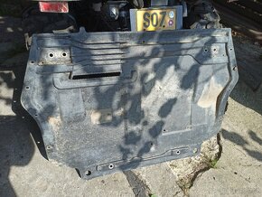 Plast pod motor Octavia II - 4