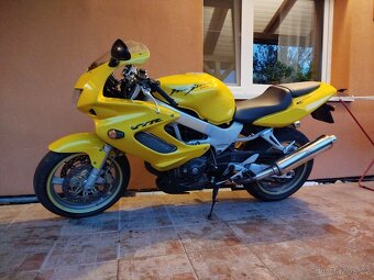 Honda VTR 1000 - 4