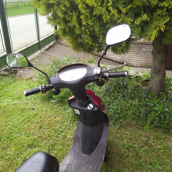 Prodám zachovalý elektroskútr - 4