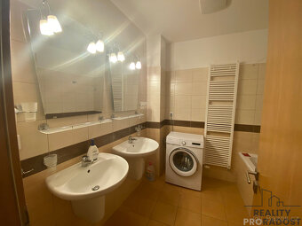 PRONÁJEM BYTU 2+1 80 m2 V HISTORICKÉM CENTRU OLOMOUCE, ul. O - 4