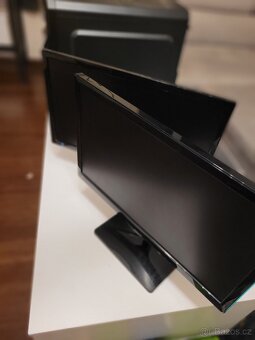 Herní PC + 2 monitory (RTX 3070, Ryzen 5900X, 32 GB RAM) - 4
