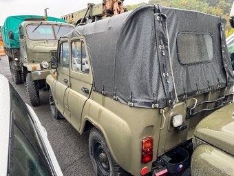 UAZ 469 uloženka z armádních zásob Praha 6 - 4