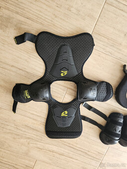 Hrudní chránič - 4