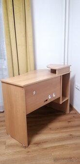 Pracovní stůl na pc - 4