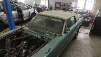 Ford Mustang kabrio z rok 1965 - 4