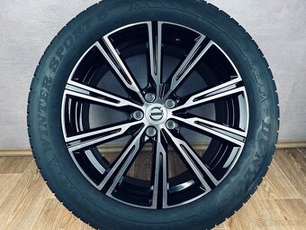 TOP zimní kola Volvo XC60 R19 originál - 4