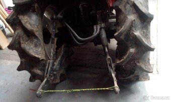 Malotraktor Mitsubishi MT 23 s nakladačem - 4