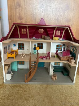 Schleich 42706 Venkovský dům a stáj u jezera - 4