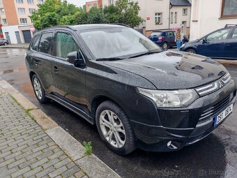 Mitsubishi Outlander - 4