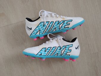 Kopačky zn. Nike vel.34 - 4