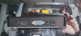 Prodám zaoblený monitor philips - 4