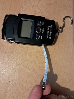 Závěsná váha 50kg s vysouvacím metrem - 4