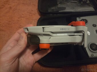 DJI Mini 2 SE (kat. C0) jako nový, 19 cyklů, pouzdro SD card - 4
