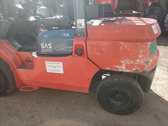 Vysokozdvižný vozík, Ještěrka,,Zdvižka,Toyota SAS 45 - 4