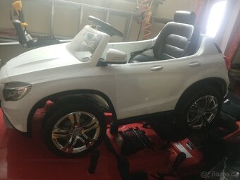 DĚTSKÉ AUTÍČKO MERCEDES - 4
