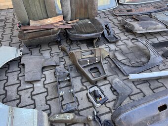 BMW E23 karoserie na kolech + díly - 4