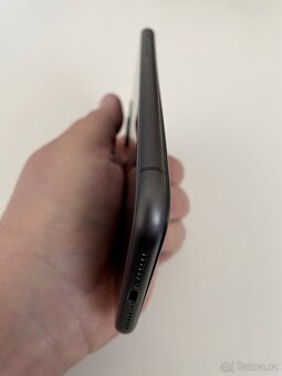 Iphone 11 64 GB černý - 4