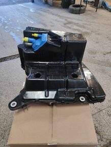 Nádrž AdBlue Audi A4. OE.: 8W0131879 BB - 4