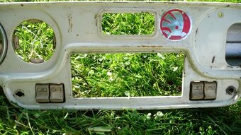 škoda 1202 combi-palubní deska - 4