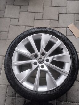 ALU superior 5x112 r18 Octavia IV - 4
