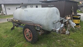 Fekál 2000 litrů oboustranný pozink. S TP - 4