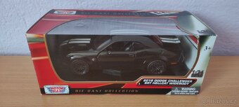 Modely aut 1/24 - Motormax 1 - 4