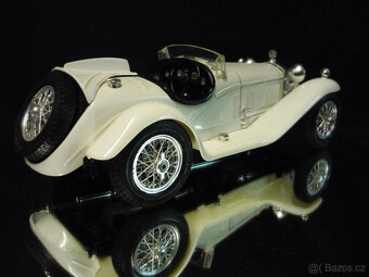 Alfa Romeo 2300 Spider bílá Bburago 1/18 - 4