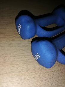 modré 0,5 kg činky s úchopem - vhodné na posilování - 4