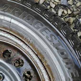 Zimní kola Nissan 215/65/16, 6.5JJx16 ET40 č. AD31 - 4