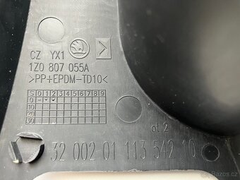 Úchyt ostřikovače světel levý 1Z0807055A Octavia II FL - 4