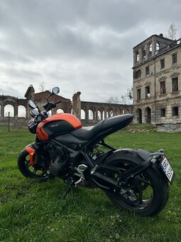 TRIUMPH TRIDENT 660 - 4